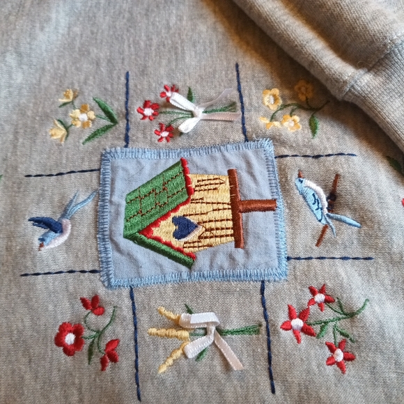 Vintage Grandma Embroidered Sweater - Picture 7 of 7